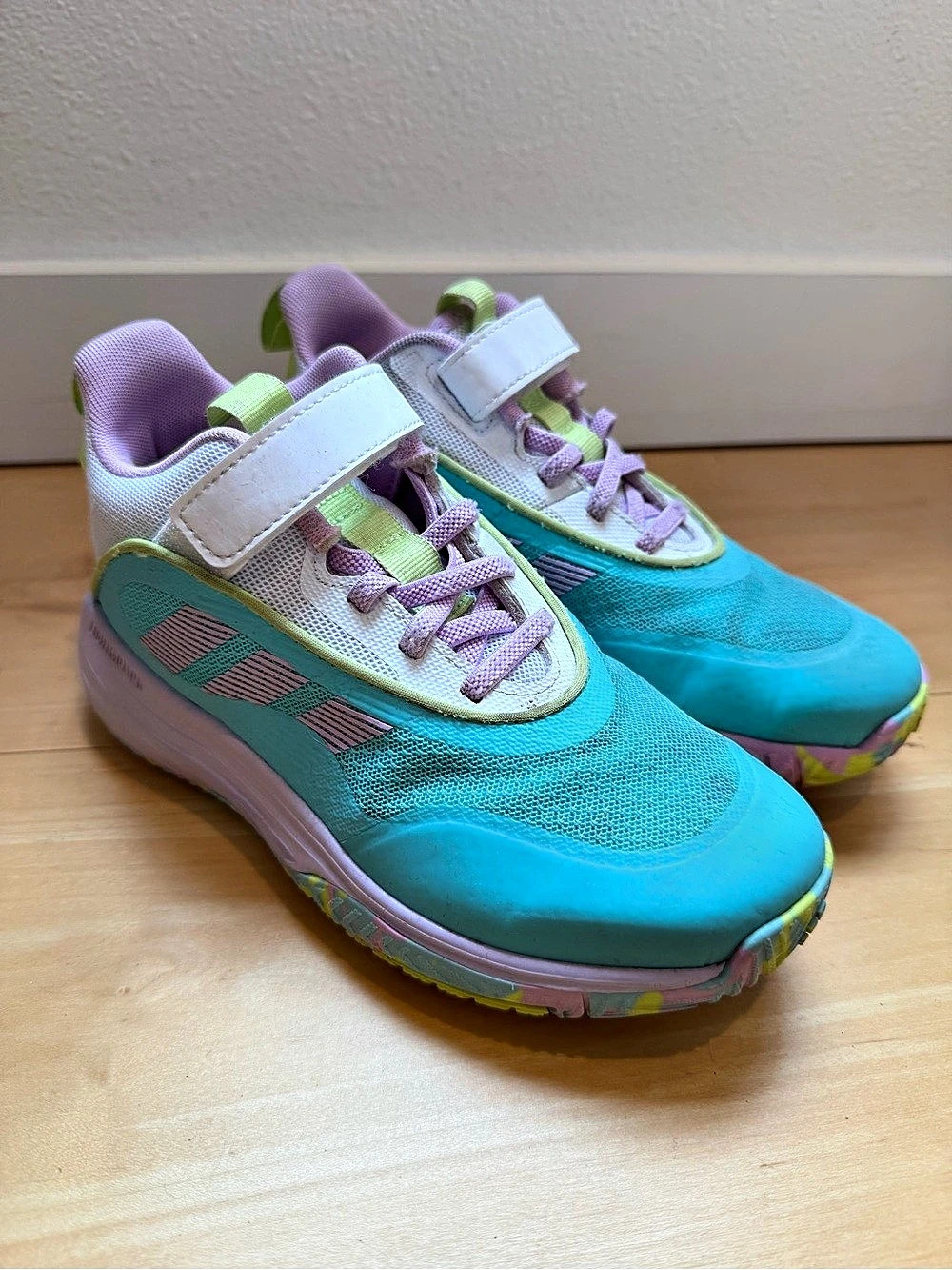 Adidas Kids Athletic Basketball Sneakers Size 2.5